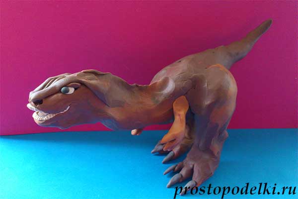 Динозавр из пластилина-09