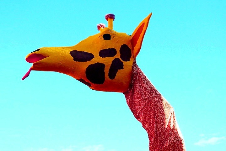 жираф из папье-маше