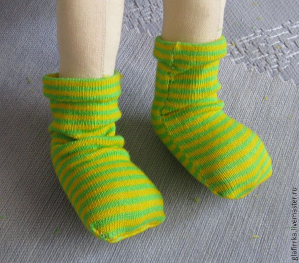 Шьем вручную носочки для куколки из обычных носков, фото № 12