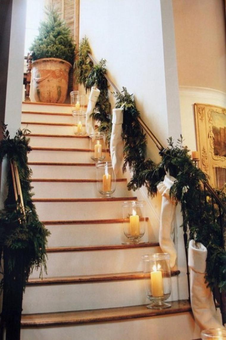 Вверх по ступенькам: новогодний декор лестниц, фото № 16