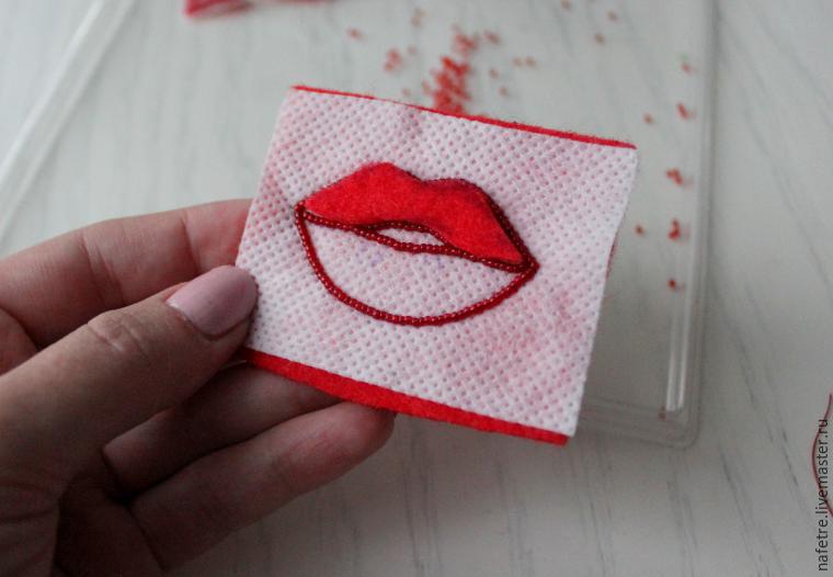 Создаем стильную объемную брошь из бисера «Red Lips», фото № 12