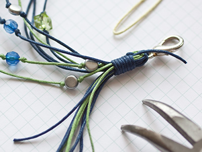 Многорядные бусы на вощеных шнурах: как сделать аккуратный узел?, фото № 11