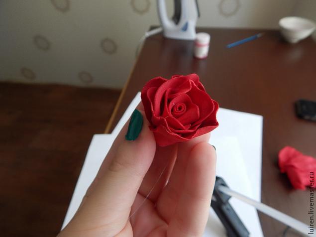 Реалистичная роза из фоамирана своими руками, фото № 17