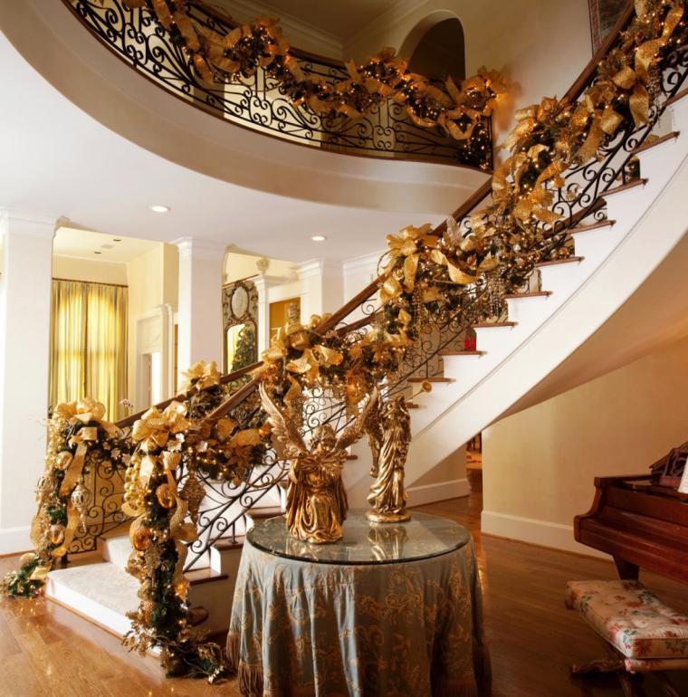 Вверх по ступенькам: новогодний декор лестниц, фото № 2