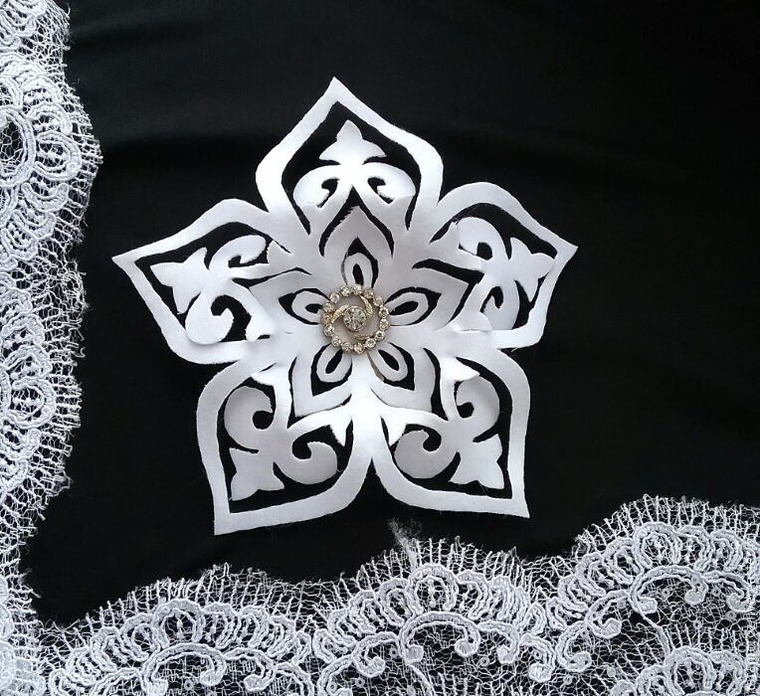 Создаем прекрасное украшение из фетра для невесты «Снежная королева», фото № 16