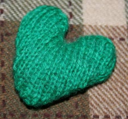 Вязанная любовь: множество идей для создания сердечек, фото № 85