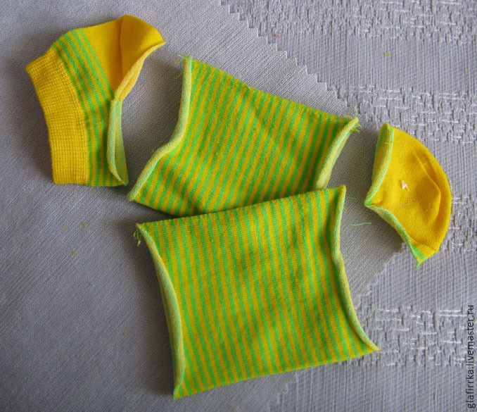 Шьем вручную носочки для куколки из обычных носков, фото № 2