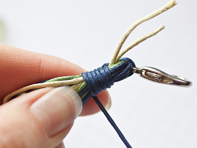 Многорядные бусы на вощеных шнурах: как сделать аккуратный узел?, фото № 6