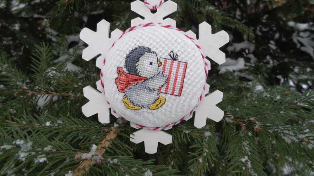 Снежинка на елку: совмещаем вышивку с деревянной заготовкой, фото № 15