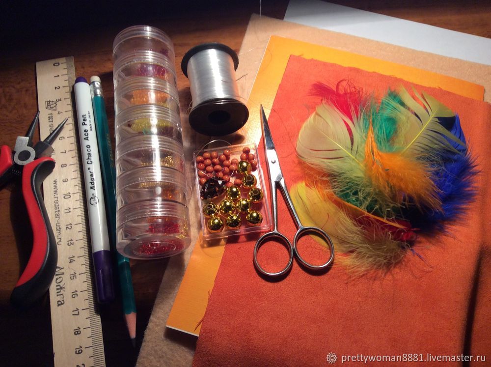 Мастер-класс: как сделать брошь «Жар-птица» из бисера, бусин и перьев, фото № 3