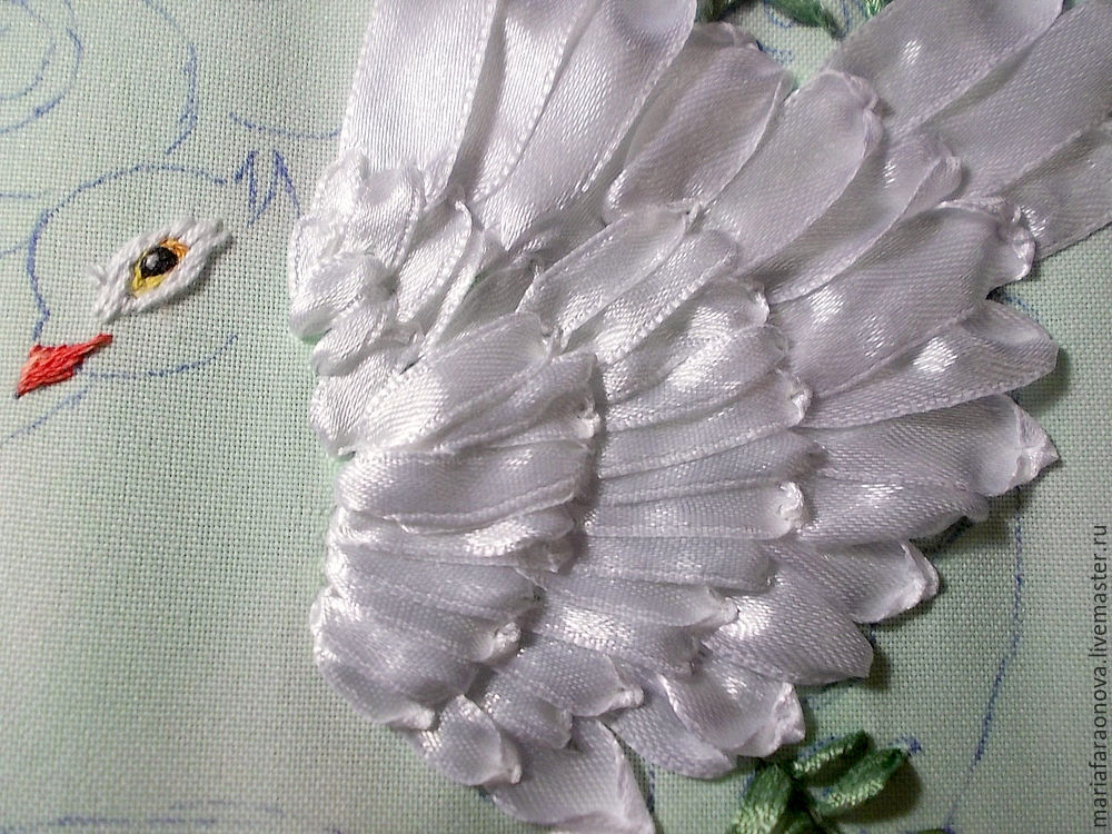 «Вместе навсегда»: вышиваем голубков атласными лентами, фото № 17
