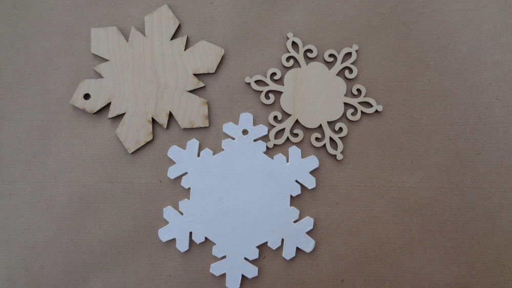 Снежинка на елку: совмещаем вышивку с деревянной заготовкой, фото № 2