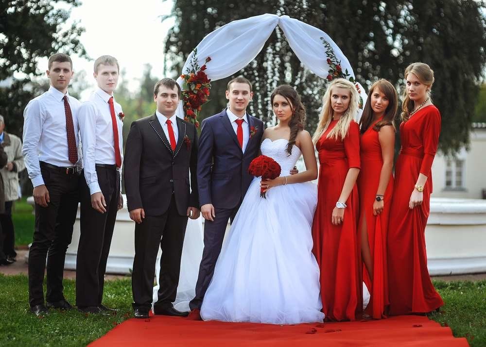 20 самых модных свадебных цвета: с чем сочетать и какой аксессуар жениха выбрать, фото № 2