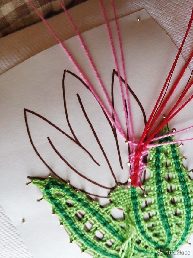Плетем кружевную брошь-цветок, фото № 18