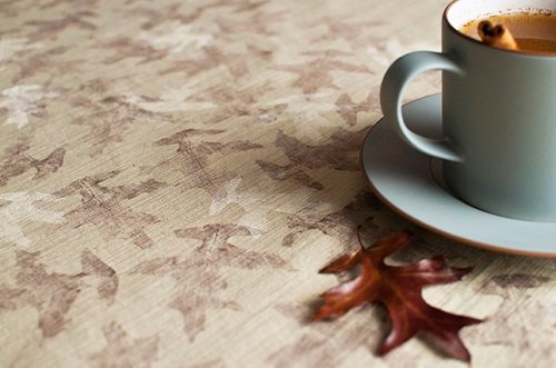 10 идей для декора из опавших листьев - скатерть