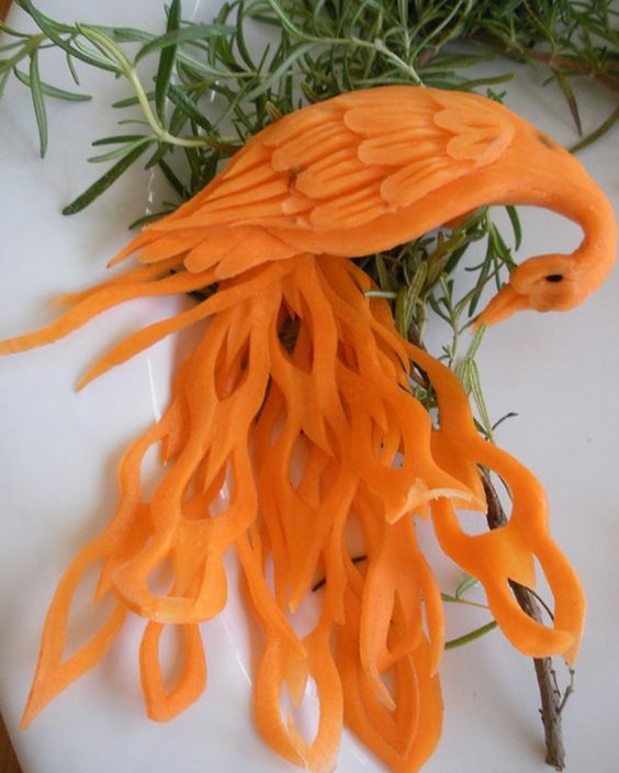 плоская птица из моркови