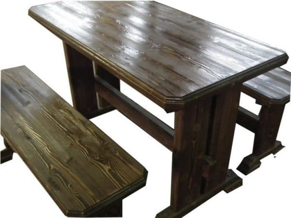 самодельный деревянный стол из лиственницы