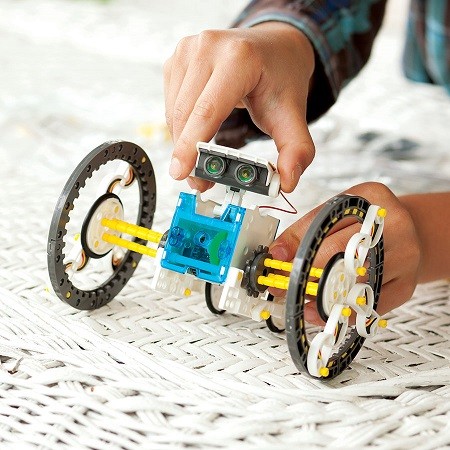 9 of the Best Robot Toys for Children (and Parents)