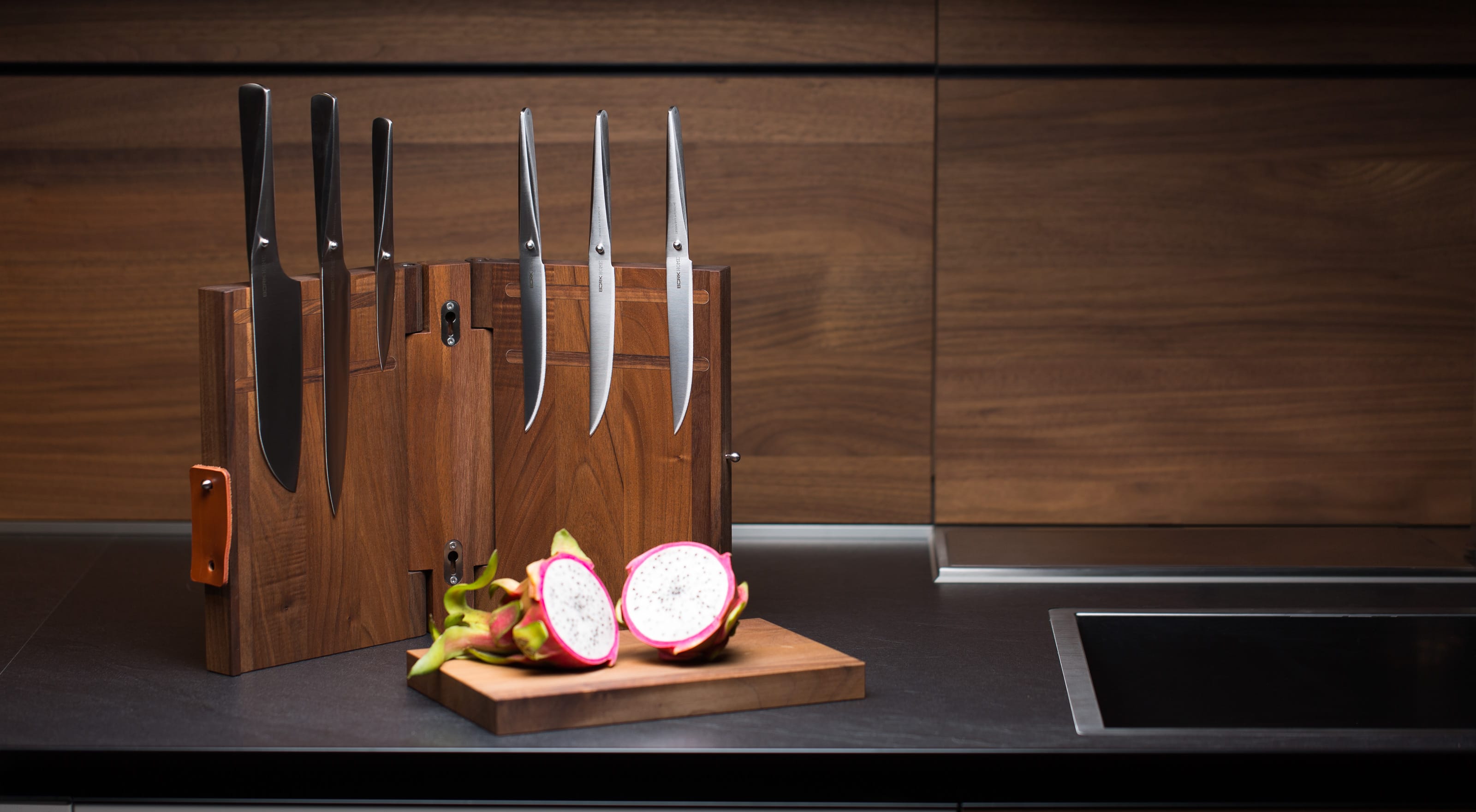 Подставка для ножей на кухне
