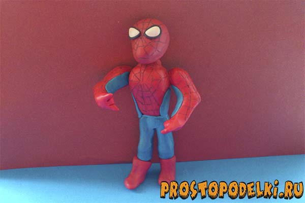 Человек-паук из пластилина-12
