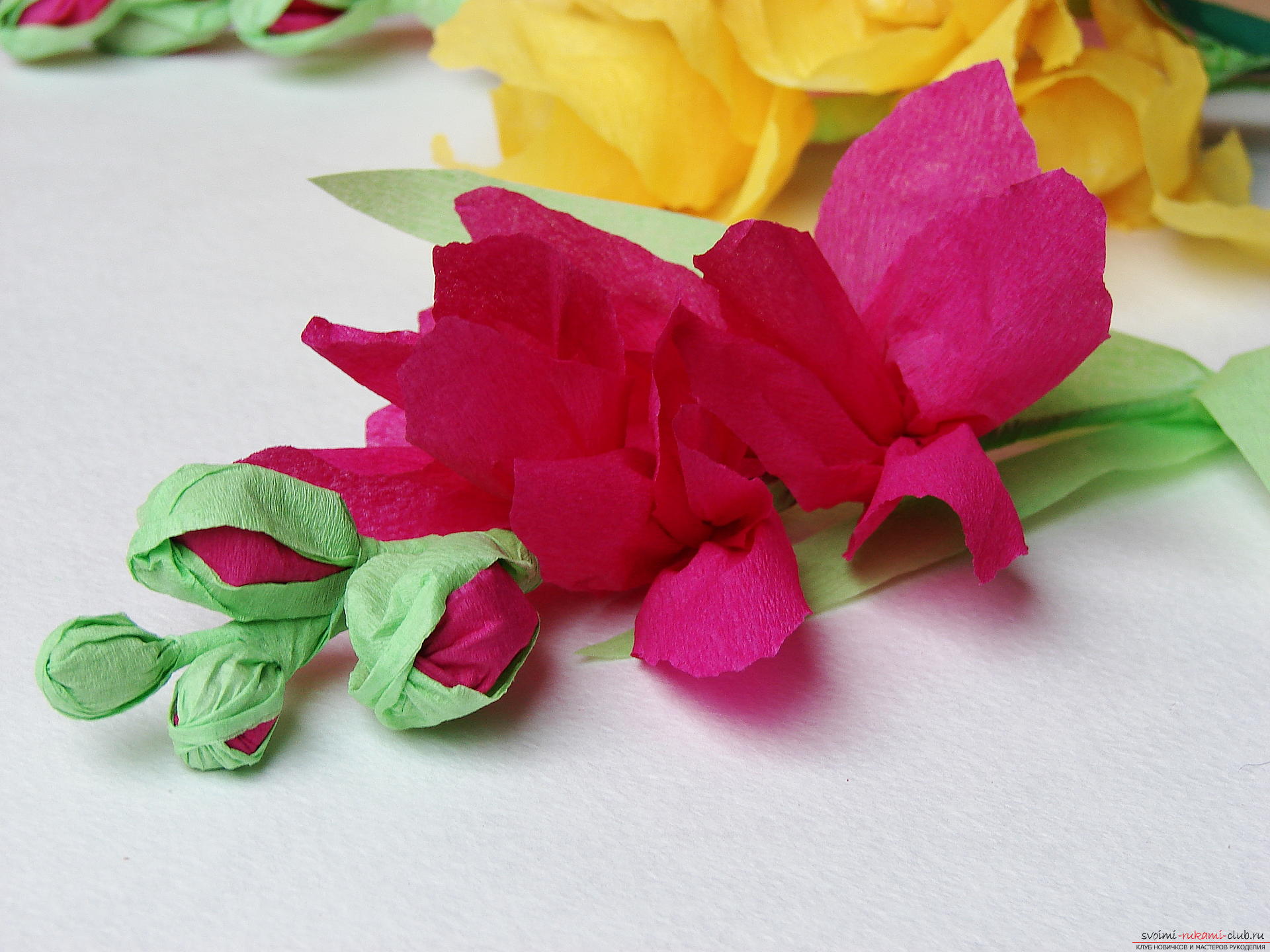 Этот мастер-класс научит как сделать цветы гладиолусы из бумаги своими руками.. Фото №33