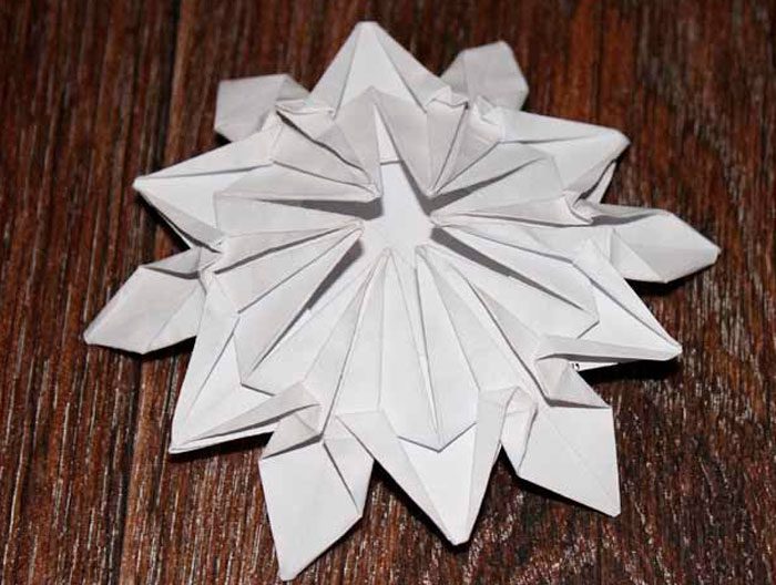 Снежинки в технике оригами