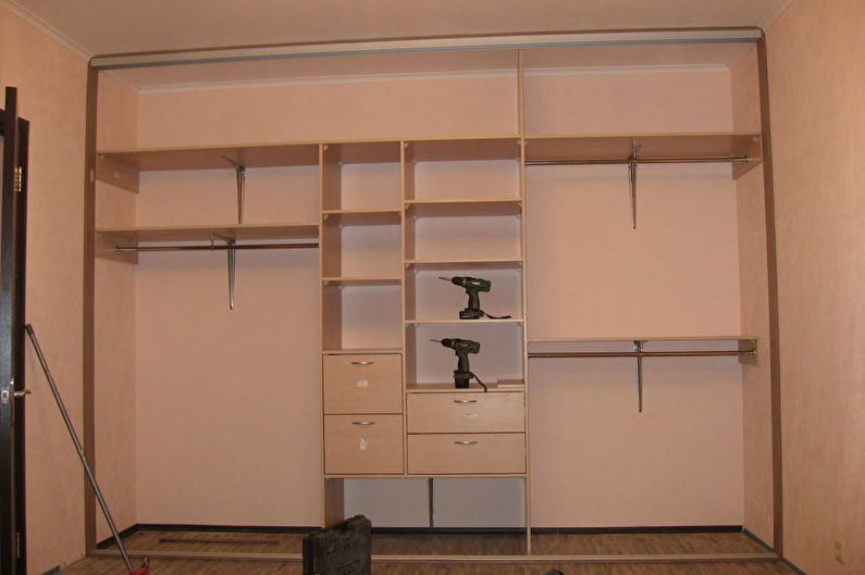 Встроенный шкаф-купе своими руками - материалы и детали