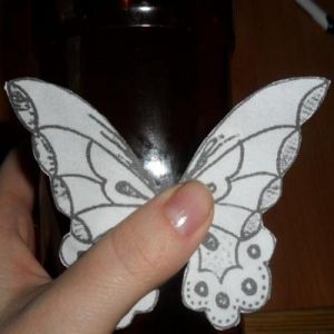 бабочки из пластиковых бутылок 1