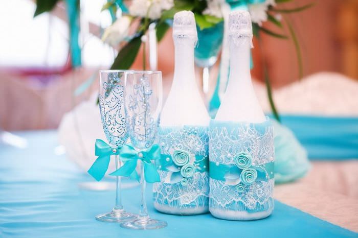 Декорирование шампанского на свадьбу кружевом своими руками